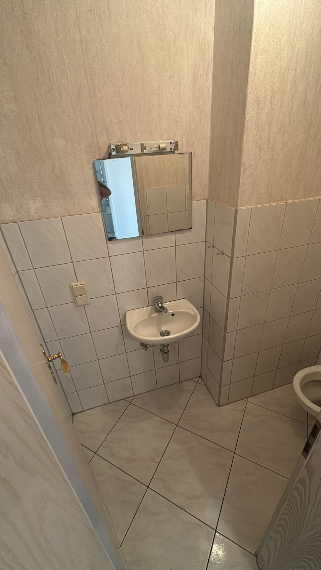 Gäste-WC – Gäste-WC mit Waschbecken – nachher