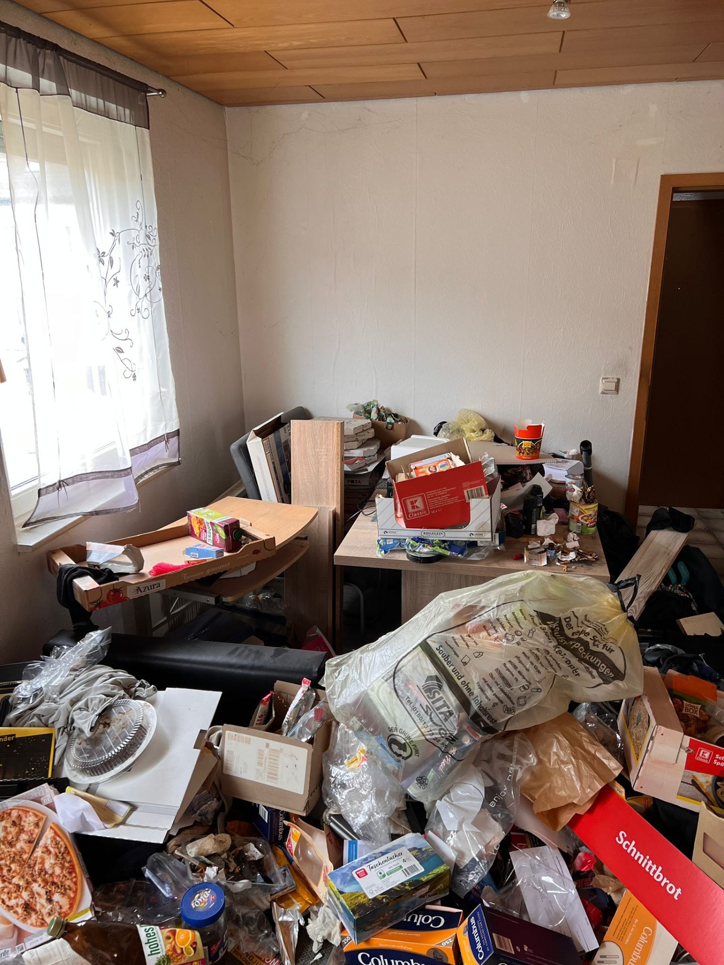 Stark belastete Wohnung vor diskreter Messie-Räumung durch MURI