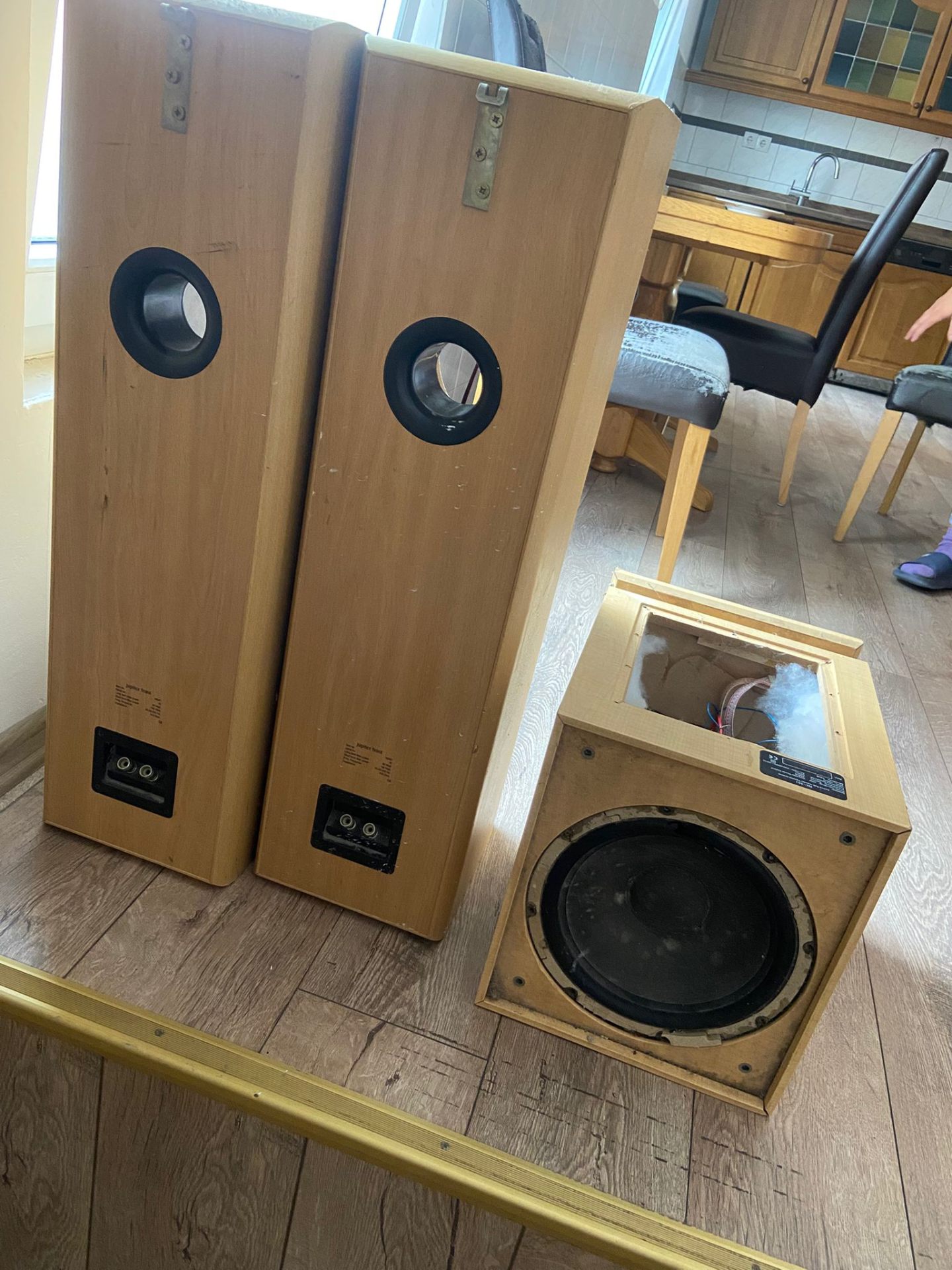Elektronik und Lautsprecher bei Haushaltsauflösung
